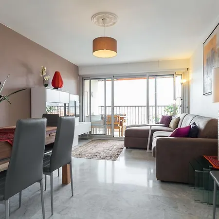 Centragence - Port + Parking Daire *